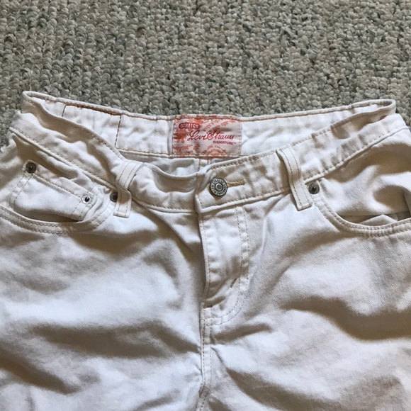 Stretch Levi Strauss Signature White Capris - Picture 2 of 6